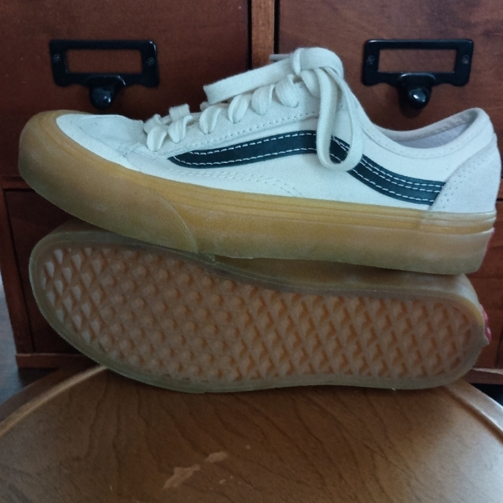 Vans White and Black Sneakers_Size 5